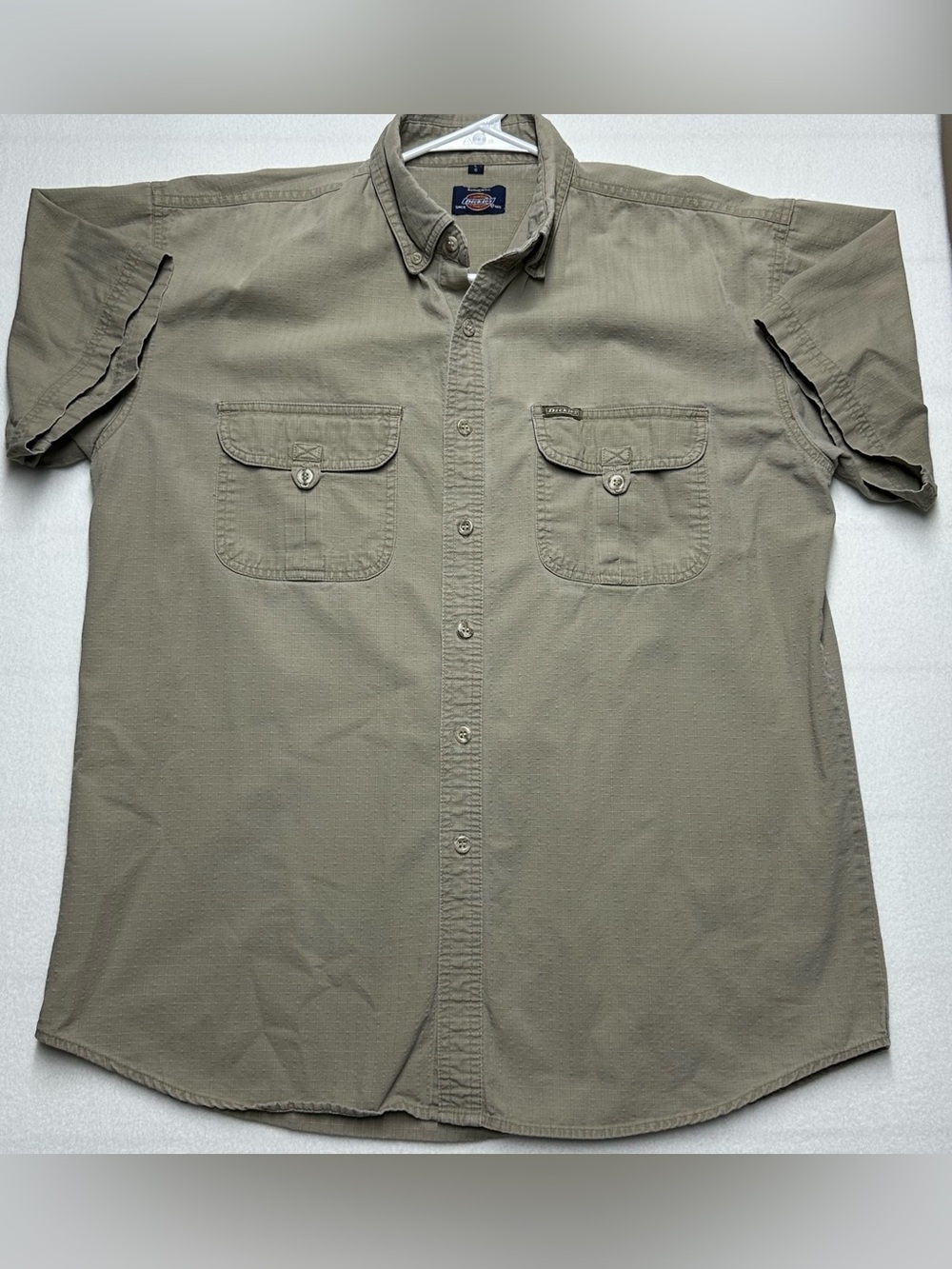 Dickies Men’s Large Short Sleeve Button-Down Khaki Grid Textured Shirt P2P 26”